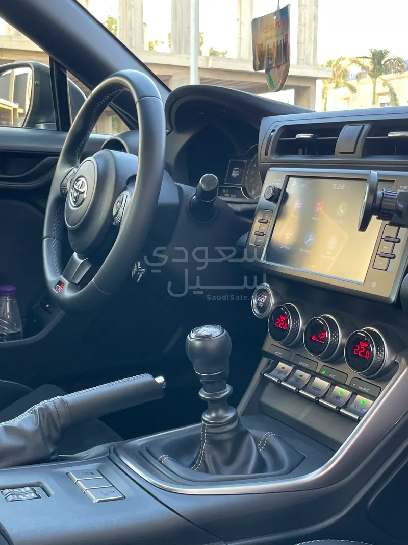 2025 تويوتا جي ار 86