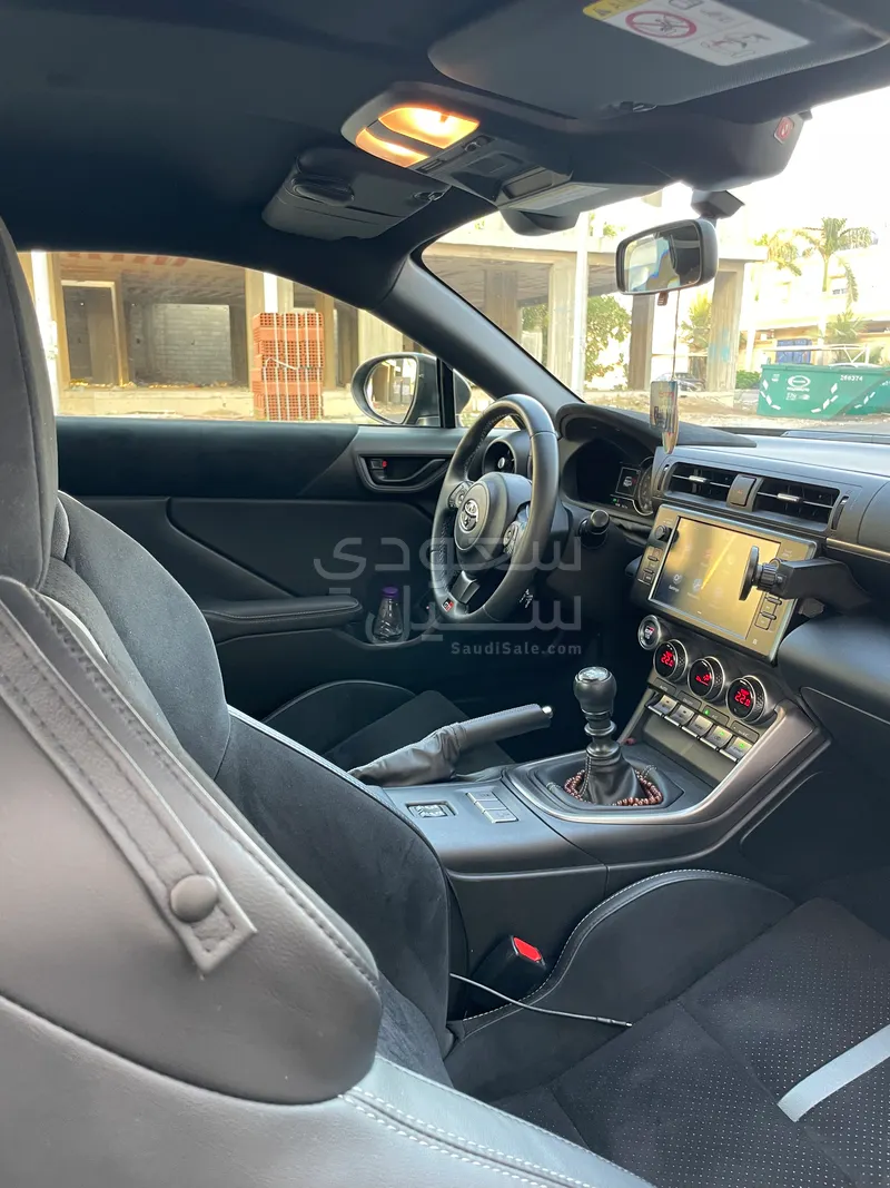 2025 تويوتا جي ار 86