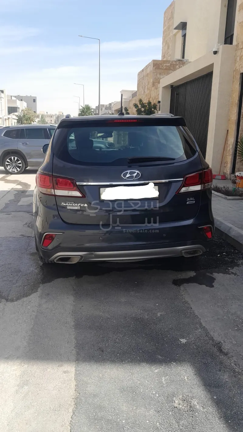 2017 هيونداي سانتا في جراند