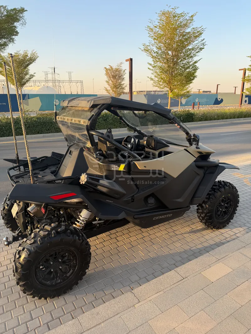 2024 سي إف موتو زد فورس 1000