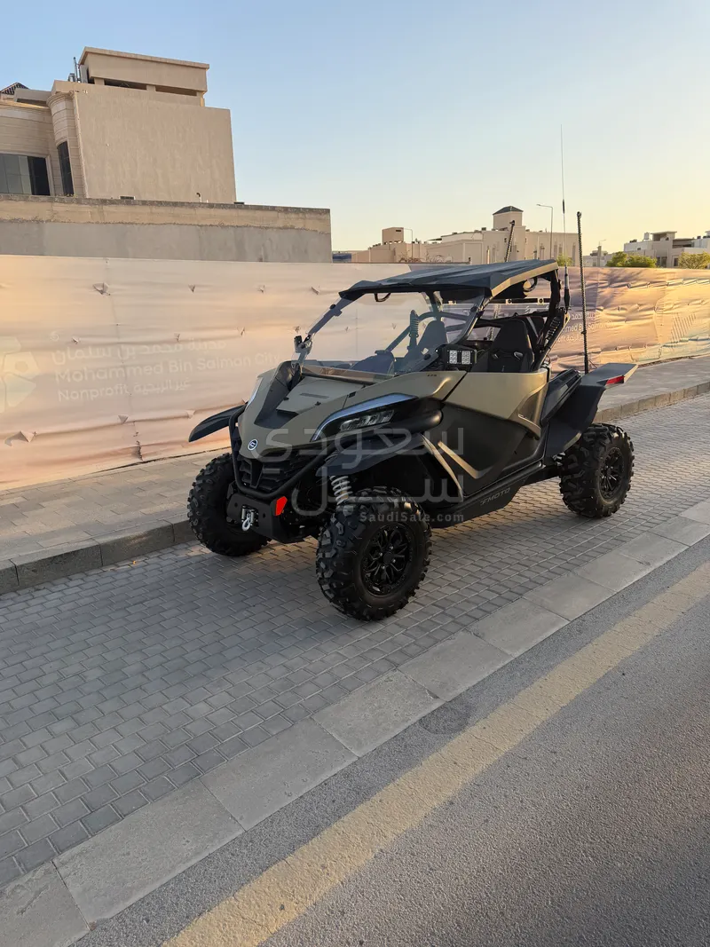 2024 سي إف موتو زد فورس 1000