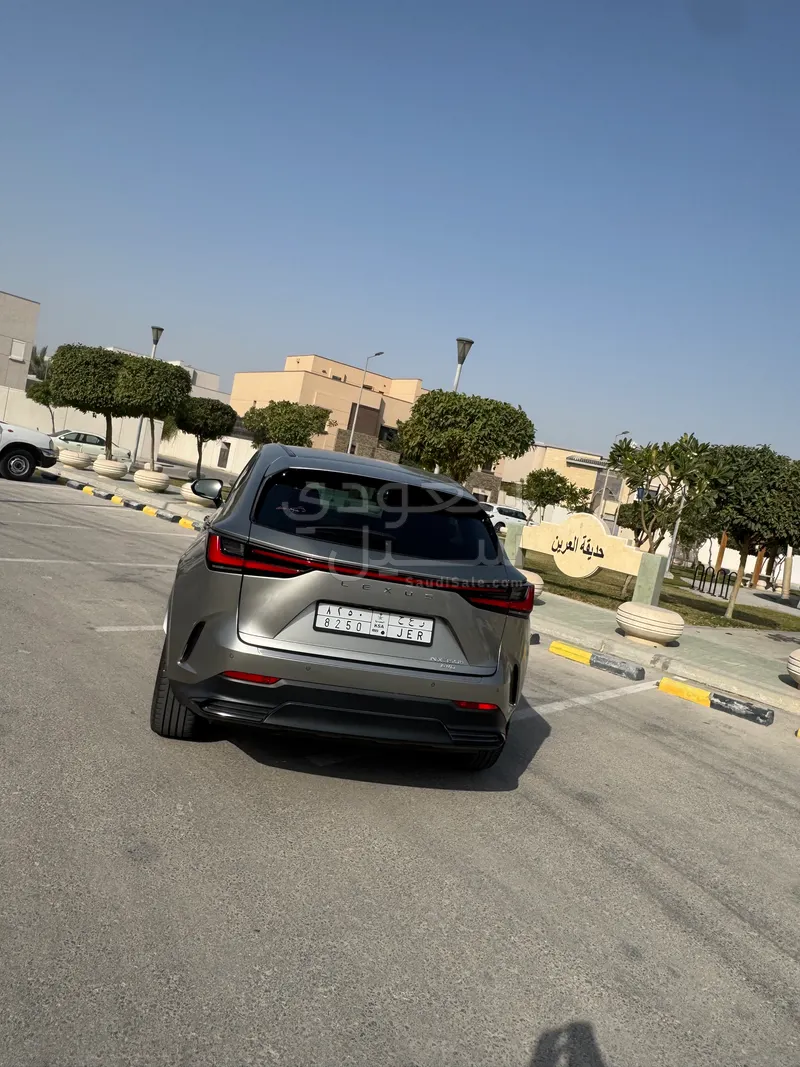 2024 لكزس إن إكس 350