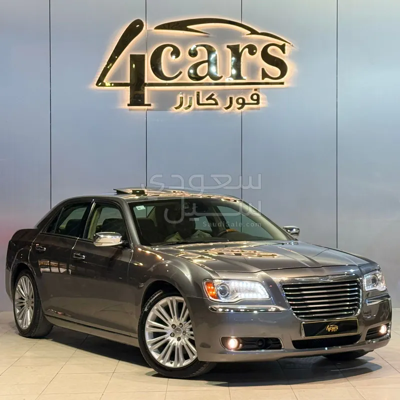 2013 كرايسلر 300 سي اكزكتيف