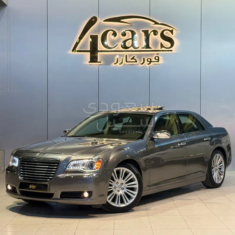 2013 كرايسلر 300 سي اكزكتيف