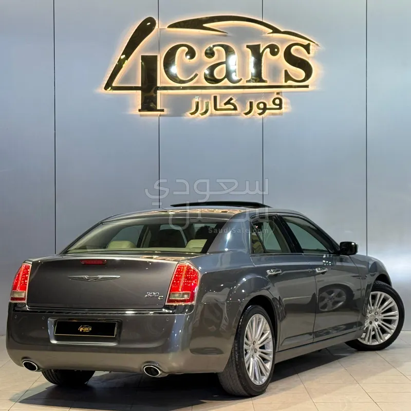2013 كرايسلر 300 سي اكزكتيف