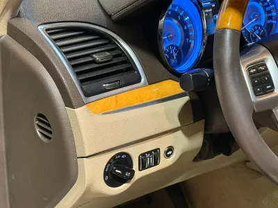 2013 كرايسلر 300 سي اكزكتيف