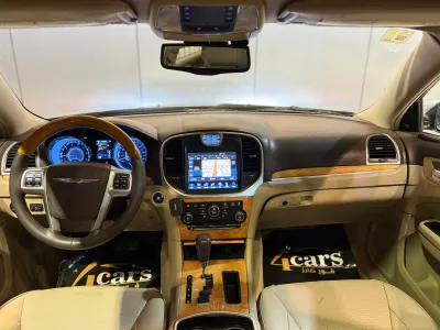 2013 كرايسلر 300 سي اكزكتيف