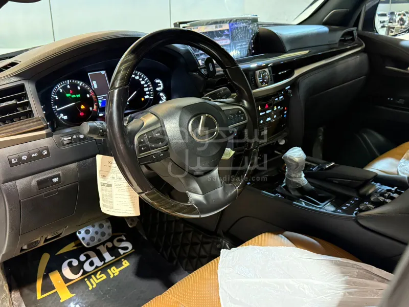 2021 لكزس إل إكس 570