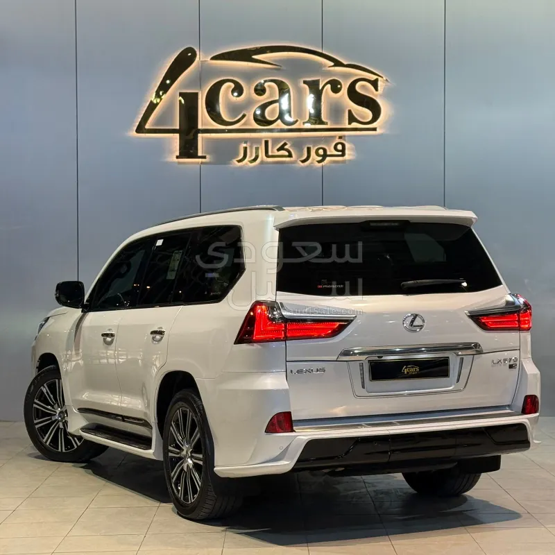 2021 لكزس إل إكس 570