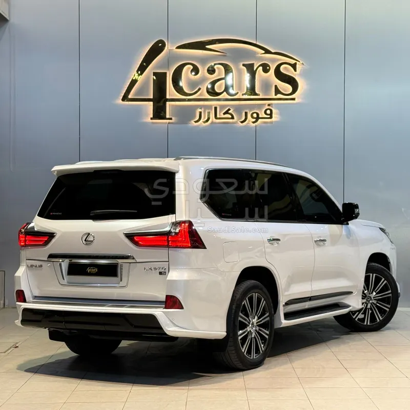 2021 لكزس إل إكس 570