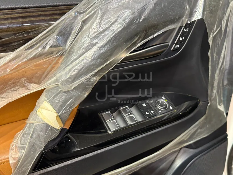 2021 لكزس إل إكس 570