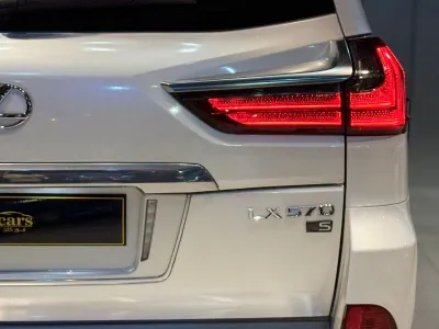 2021 لكزس إل إكس 570