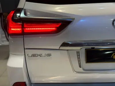 2021 لكزس إل إكس 570