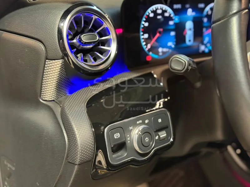 2021 مرسيدس - بنز أي 200