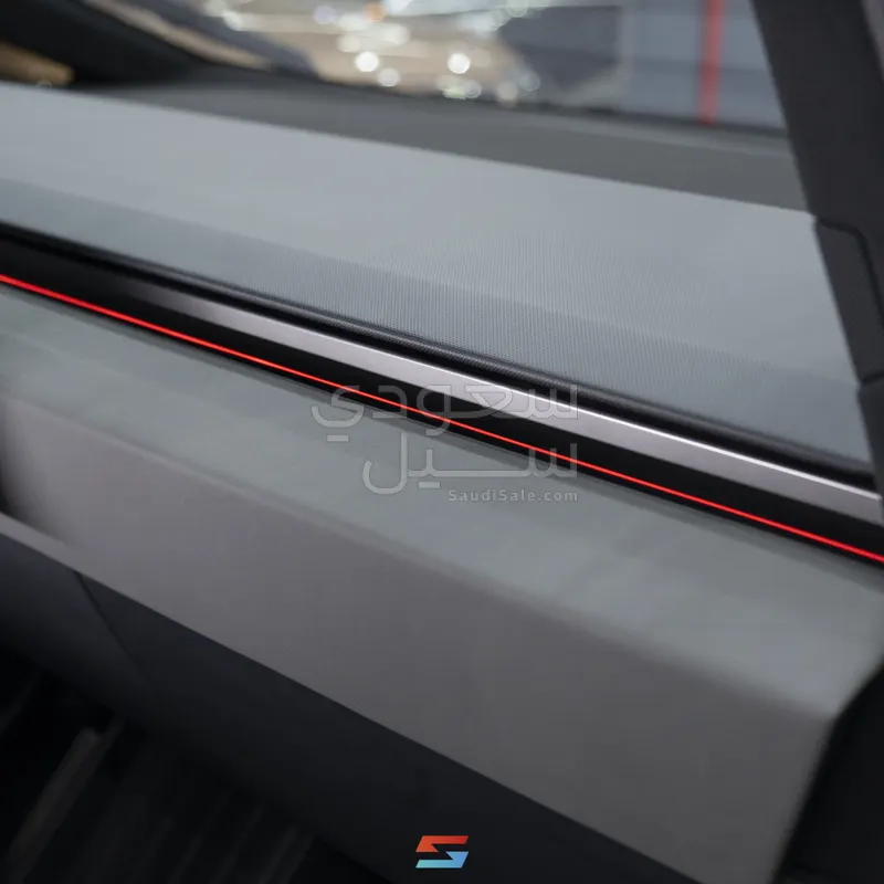 2024 تيسلا سايبر تراك