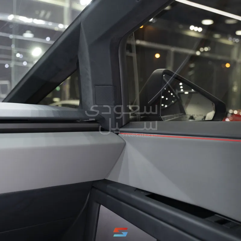 2024 تيسلا سايبر تراك