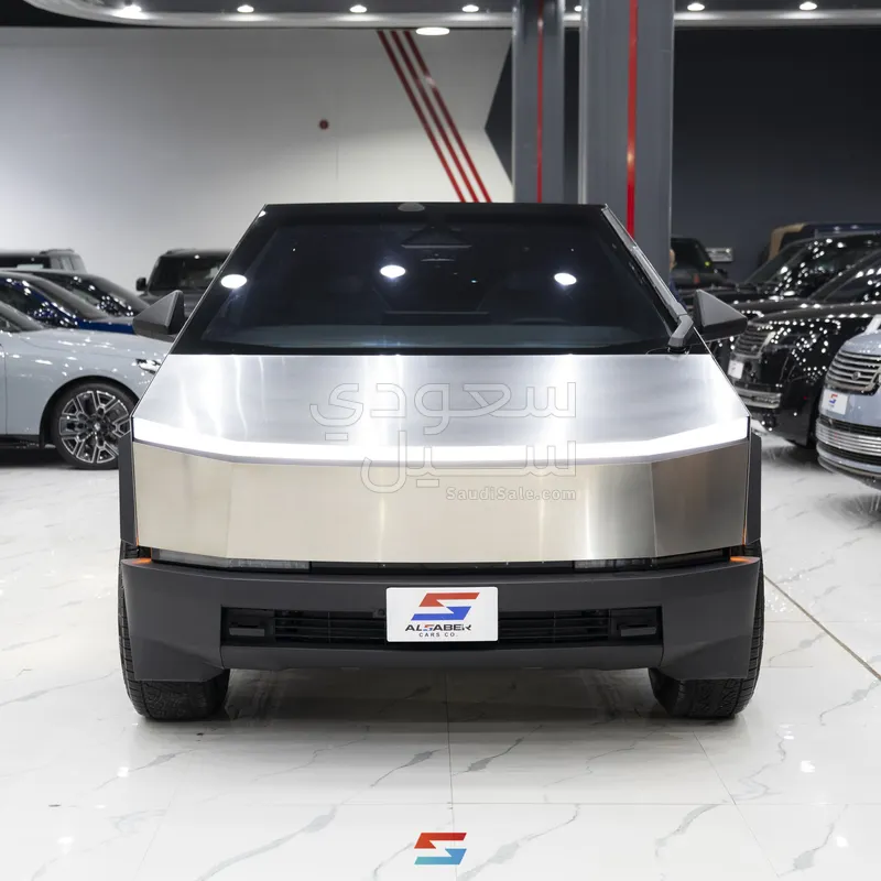 2024 تيسلا سايبر تراك