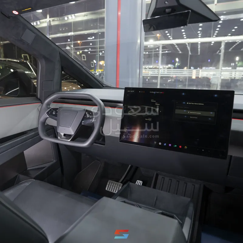 2024 تيسلا سايبر تراك