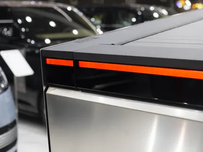 2024 تيسلا سايبر تراك