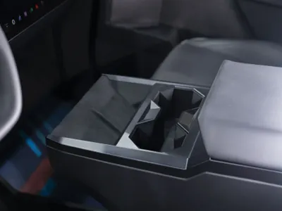 2024 تيسلا سايبر تراك