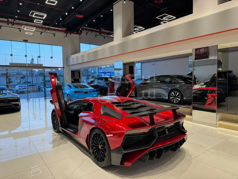 2016 لمبرجيني افنتادور اس