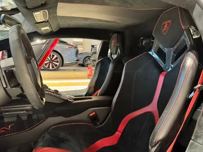 2016 لمبرجيني افنتادور اس