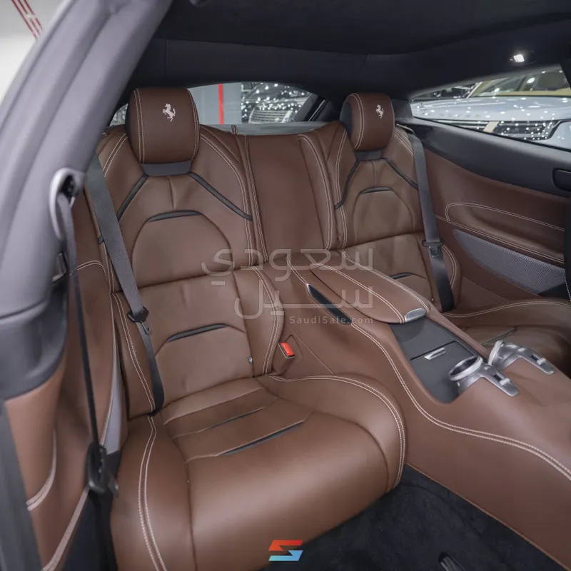 2020 فيراري جي تي سي 4 لوسو