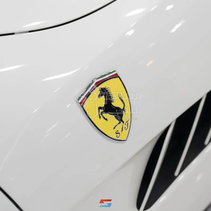 2020 فيراري جي تي سي 4 لوسو