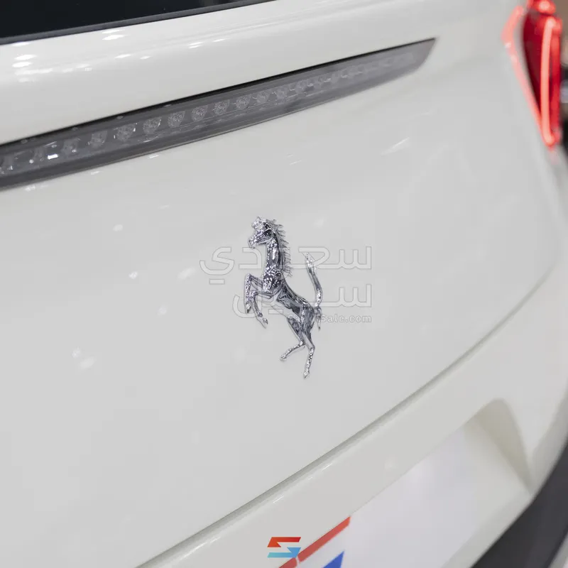 2020 فيراري جي تي سي 4 لوسو