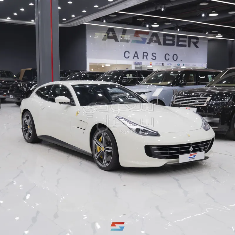 2020 فيراري جي تي سي 4 لوسو