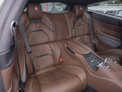 2020 فيراري جي تي سي 4 لوسو