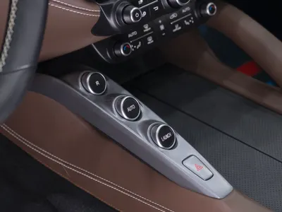 2020 فيراري جي تي سي 4 لوسو