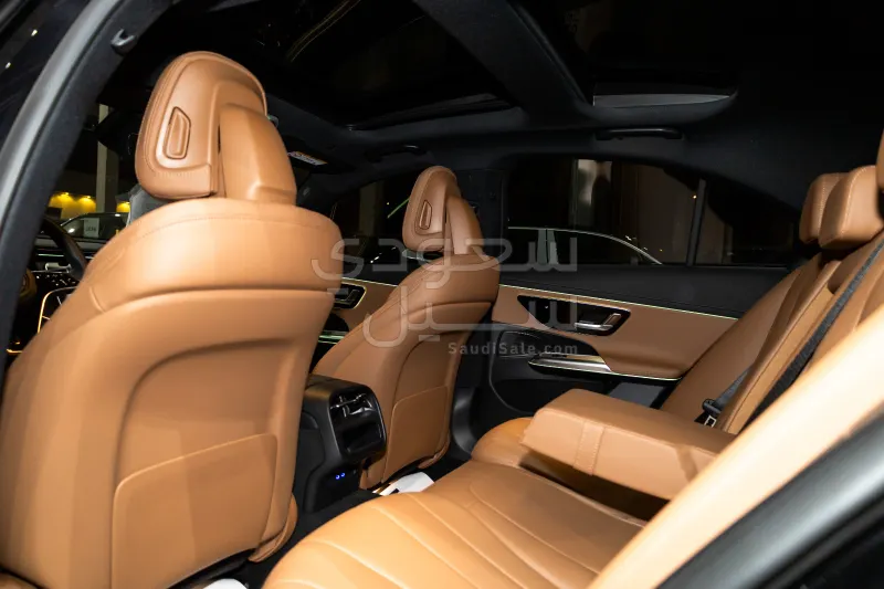 2025 مرسيدس - بنز إي 200