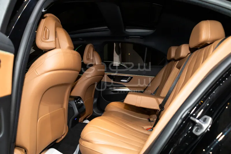 2025 مرسيدس - بنز إي 200