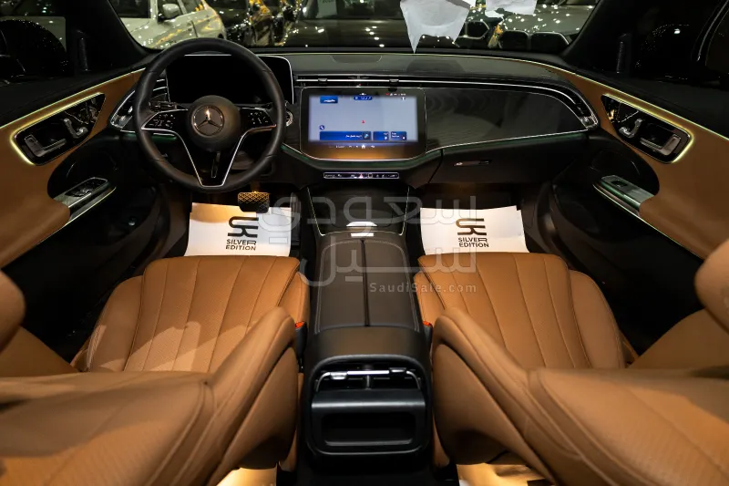 2025 مرسيدس - بنز إي 200