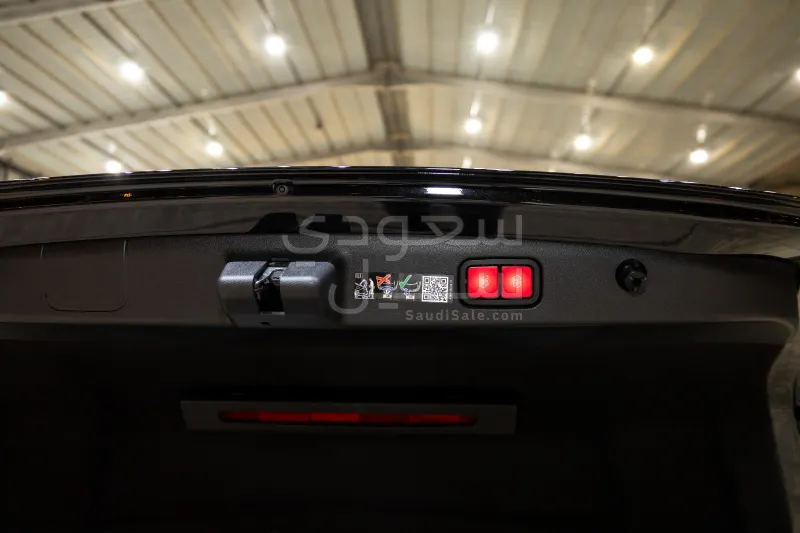 2025 مرسيدس - بنز إي 200