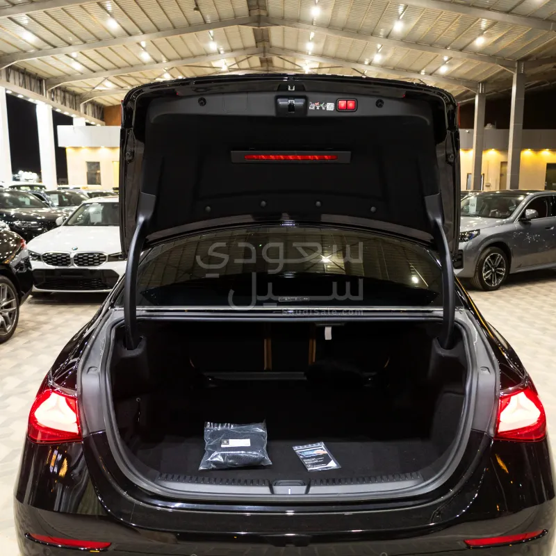 2025 مرسيدس - بنز إي 200