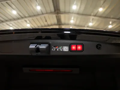 2025 مرسيدس - بنز إي 200