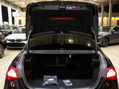 2025 مرسيدس - بنز إي 200