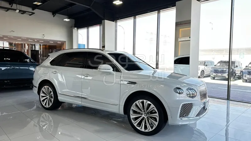 2024 بنتلي بنتايجا في 8