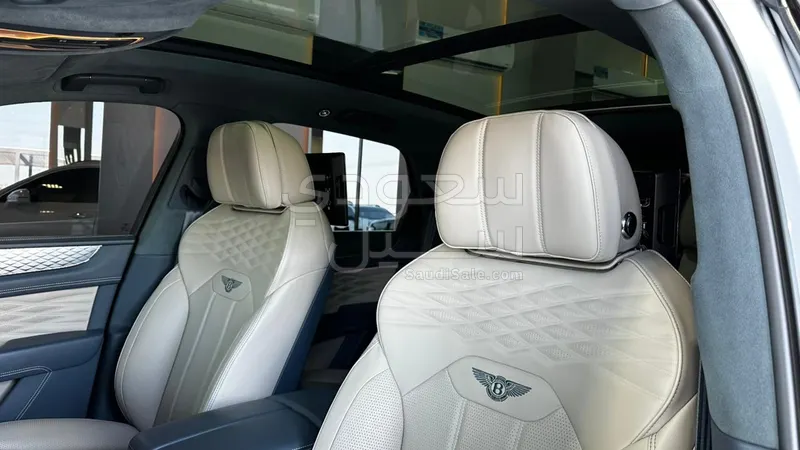 2024 بنتلي بنتايجا في 8
