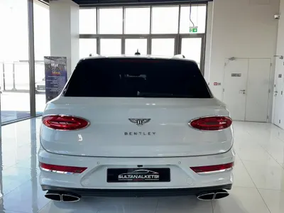 2024 بنتلي بنتايجا في 8