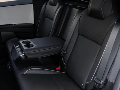 2024 تيسلا سايبر تراك