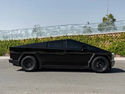 2024 تيسلا سايبر تراك