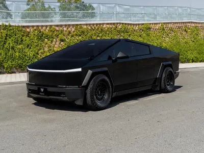 2024 تيسلا سايبر تراك