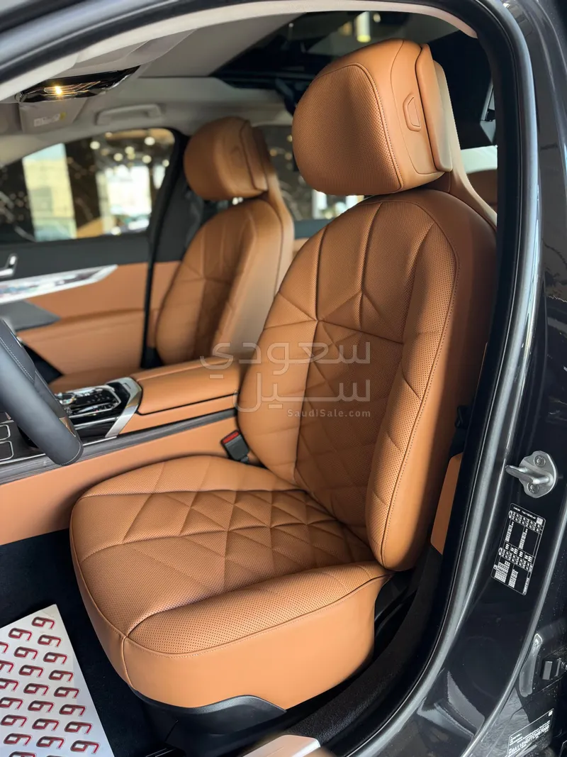 2026 بي ام دبليو الفئة السابعة 735أي