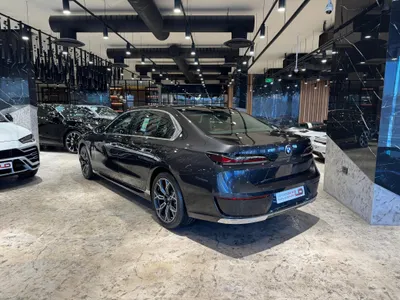 2026 بي ام دبليو الفئة السابعة 735أي