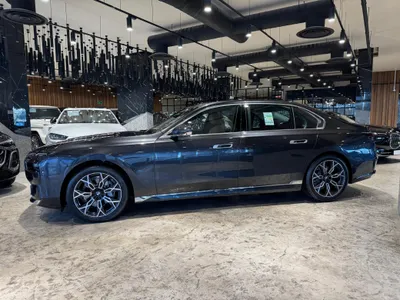 2026 بي ام دبليو الفئة السابعة 735أي