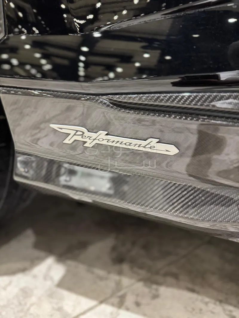 2024 لمبرجيني اوروس بيرفورمانتي