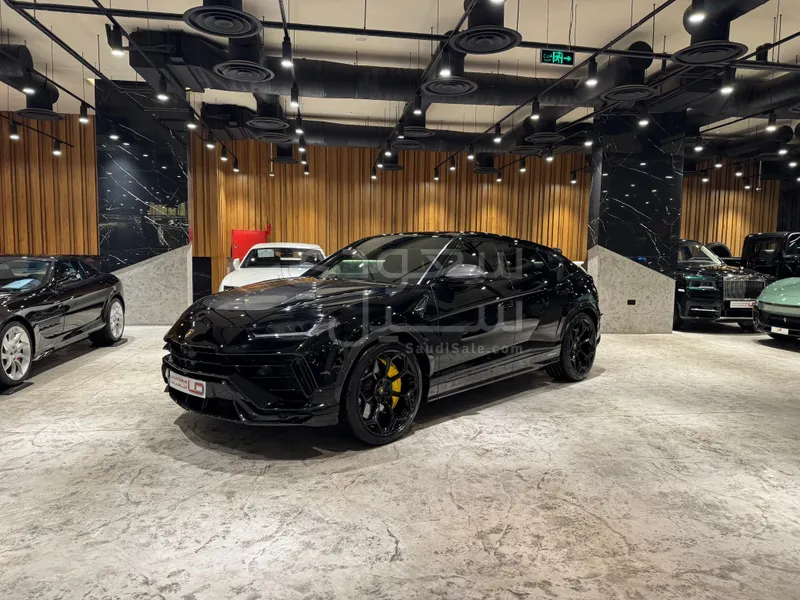 2024 لمبرجيني اوروس بيرفورمانتي